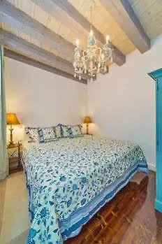 Arty Old Town By Irundo Hotel