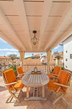Arty Old Town By Irundo Hotel *