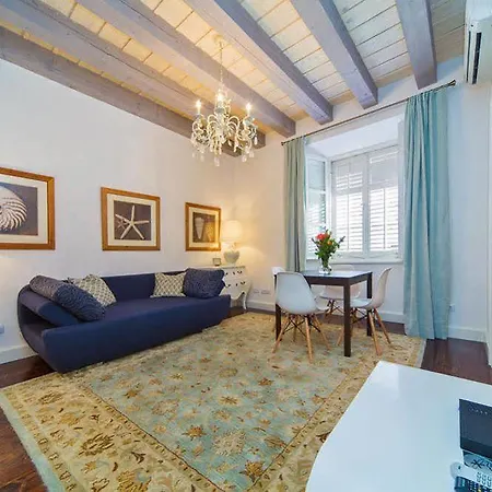 Apartment Arty Old Town By Irundo