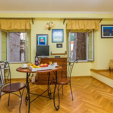 Arty Old Town By Irundo Apartment